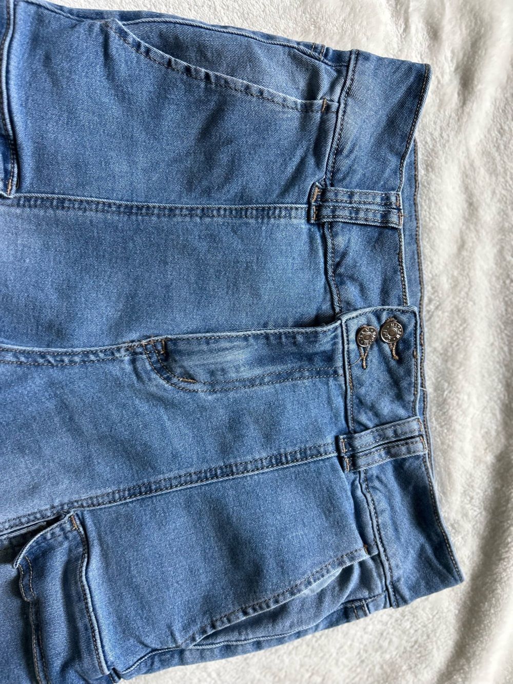 Madden NYC Skater Cargo Flare Women’s Jeans Front Seam Cargo Pockets Size 8 - Picture 10 of 15